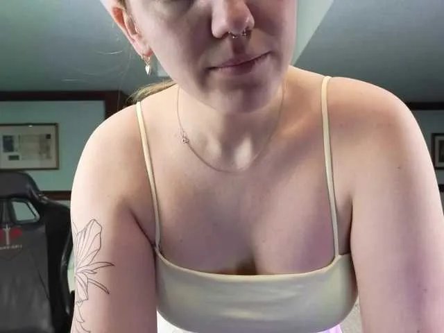 KiraRustle —  LUSH IS INSIDIt's Valentine's Day Will you be my Valentine? E! Gathering for striptease and twerk in doggy @total @sofar  @remain 