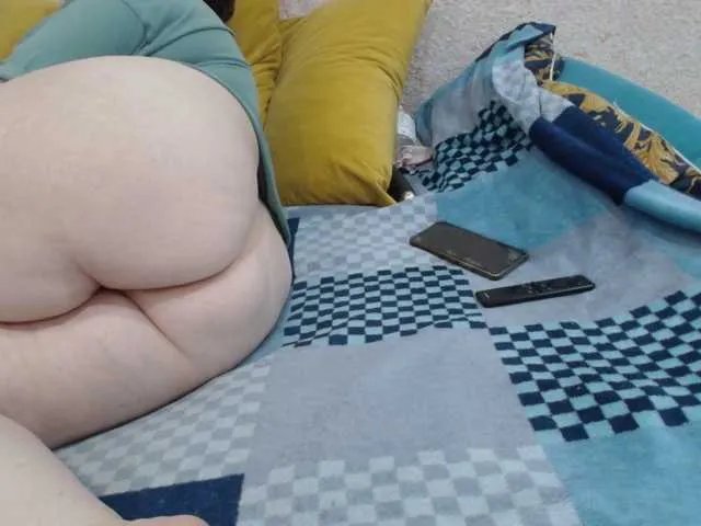 MILAax on BongaCams