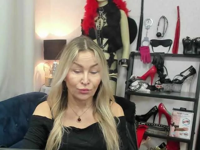 soft-crystal on BongaCams