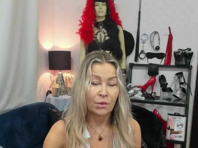 soft-crystal on BongaCams