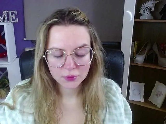 soft-zoey on BongaCams