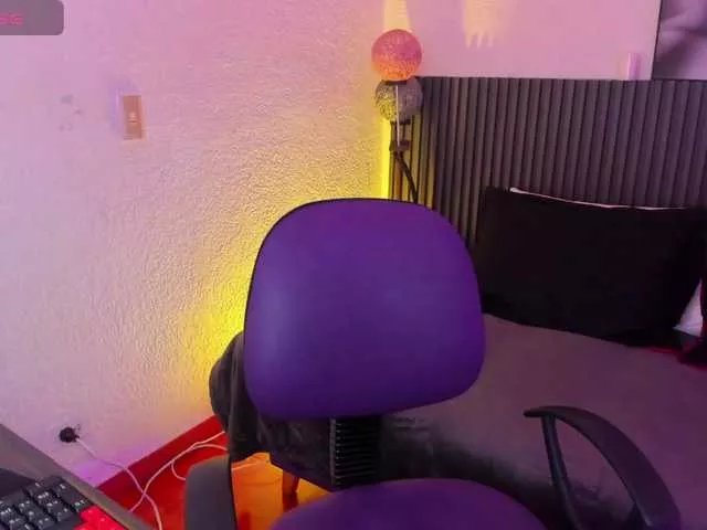 TinaJons on BongaCams