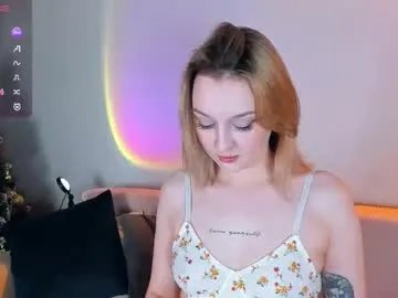 _ccrystaa_ on Chaturbate