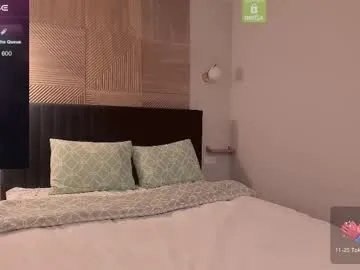 _eva_pleasure_ on Chaturbate