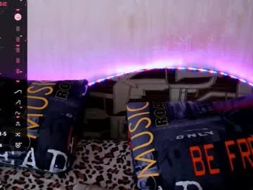 _pando4ka_ on Chaturbate