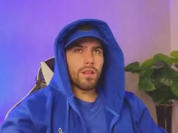 ades_lowe on Chaturbate