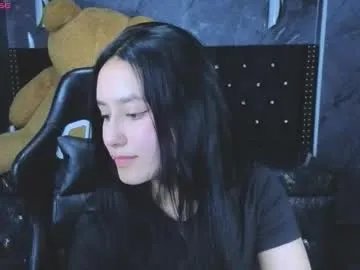 aleja05_b on Chaturbate