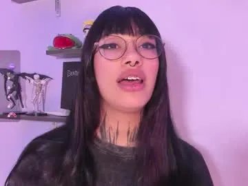 aleja_5 on Chaturbate