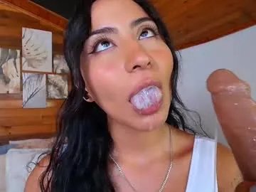 amber_curly on Chaturbate