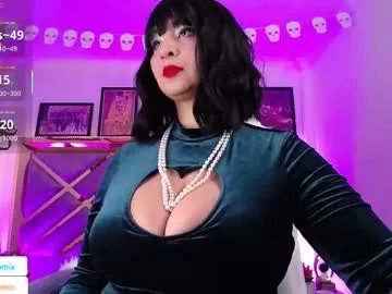 andrea_bloomix on Chaturbate