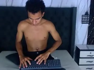 aston_vera on Chaturbate