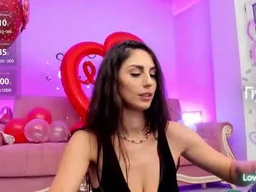 belovedkhlloe — Goal: take off the dress #bigboobs #private #latina #bigass #feet #natural - Next Goal: oil like a goddess