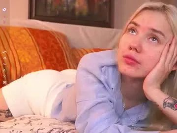 blue_bow on Chaturbate