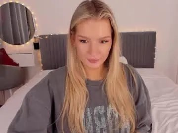 cassietyler — naked  #squirt #lovense #smalltits #puffynipples #natural [399 tokens left]