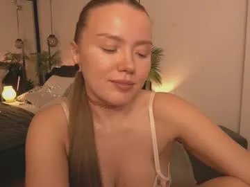 daisy_stacey on Chaturbate