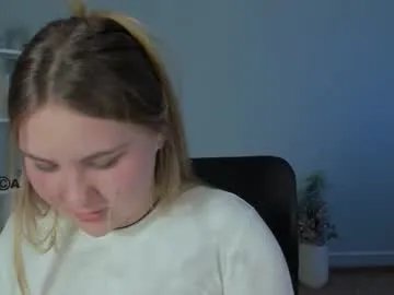 dina_bloom on Chaturbate