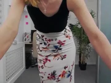 ellamilf on Chaturbate