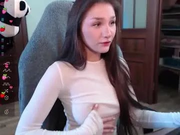 emmiclo on Chaturbate