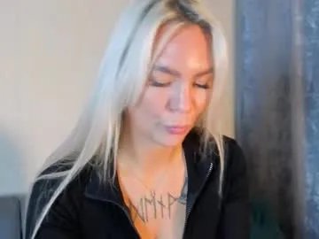 eva_re on Chaturbate