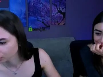 flora_ri on Chaturbate