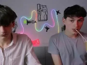 fose_di — CrazyTicket: Show in progress. naked dance. Tip 200 tokens to see the show