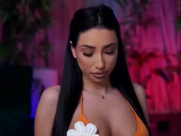 ginavalentinna on Chaturbate