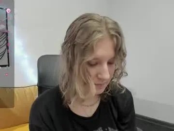 haileyfoxy — take off t shirt   #natural #curvy  #hairy girl with full #bush  #pvt show   [199 tokens remaining]