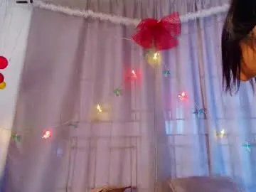 jade_brunnette on Chaturbate