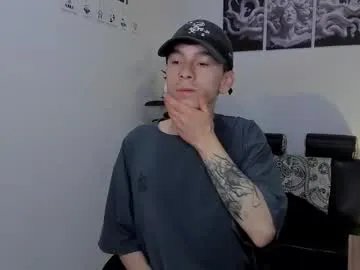 james_adamss_ on Chaturbate