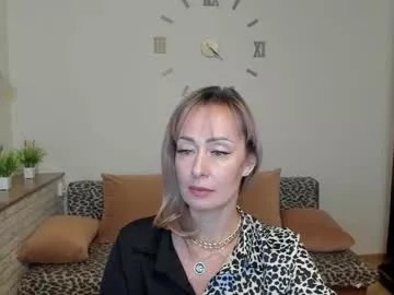 julia__cherry_ on Chaturbate
