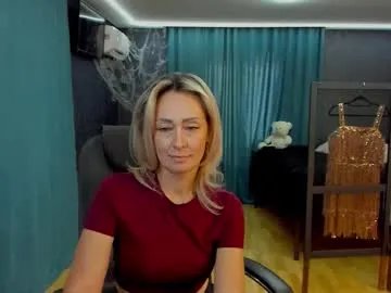 julia__cherry_ on Chaturbate