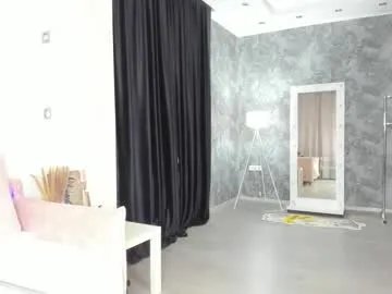 kira_sweeet on Chaturbate