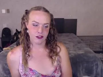 ladyboyhomemaker on Chaturbate