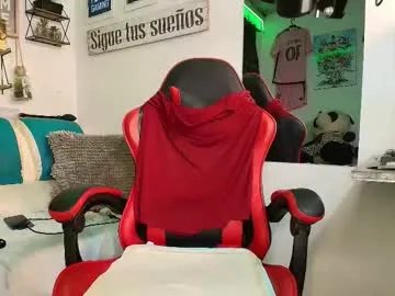 leenar_key on Chaturbate