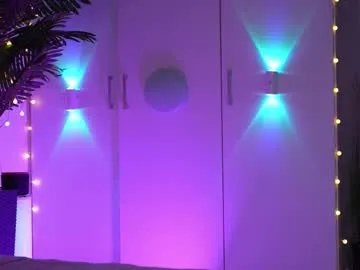 lorettelorenaa on Chaturbate