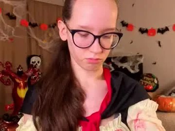 lynettebails on Chaturbate