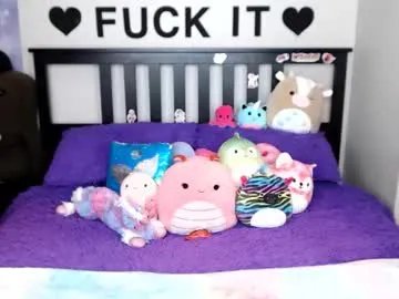 mackenziewolfe on Chaturbate