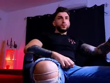 mightyaaron on Chaturbate