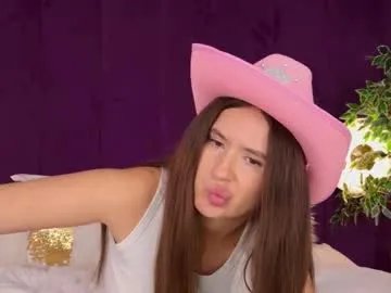 milaleoneli on Chaturbate