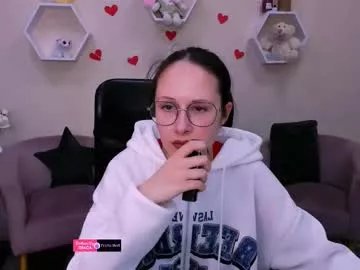 mona_cloud on Chaturbate