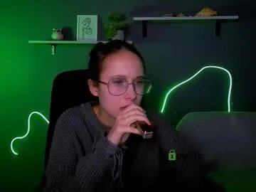 mona_cloud on Chaturbate