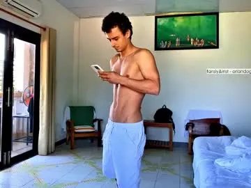 orlando__bloom — exercise at home, listen music #cumshow on goal [2114 tokens remaining]