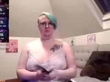 queerlyjaz on Chaturbate