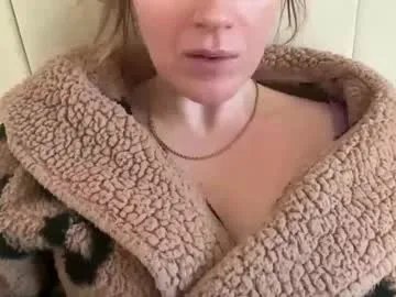 red_head_rosie_69 on Chaturbate