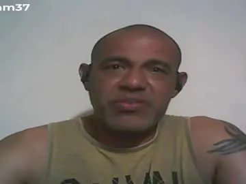 retlam37 on Chaturbate