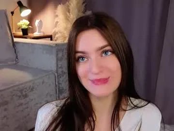 sarakinsly on Chaturbate