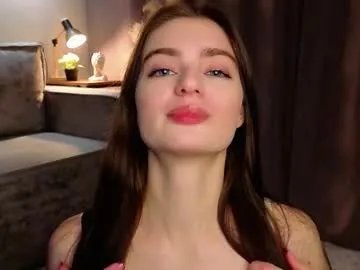 sarakinsly on Chaturbate