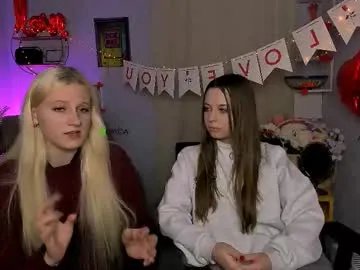 scarlett_silence_ — GOAL: dance [300 tokens remaining] Welcome to my room! #feet #new #pvt #shy #teen