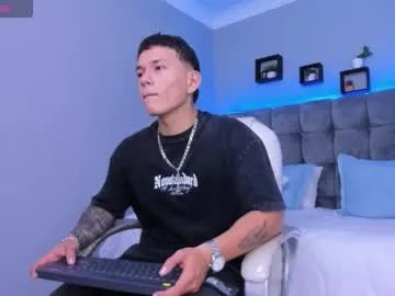 thomas_moon_ on Chaturbate