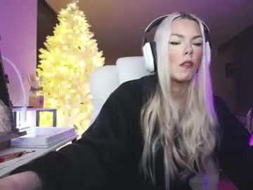 tinykylie on Chaturbate